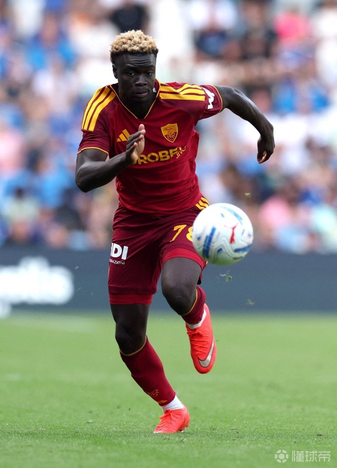 太阳报：赫尔城谴责新援罗比尼奥-瓦斯遭社媒种族辱骂