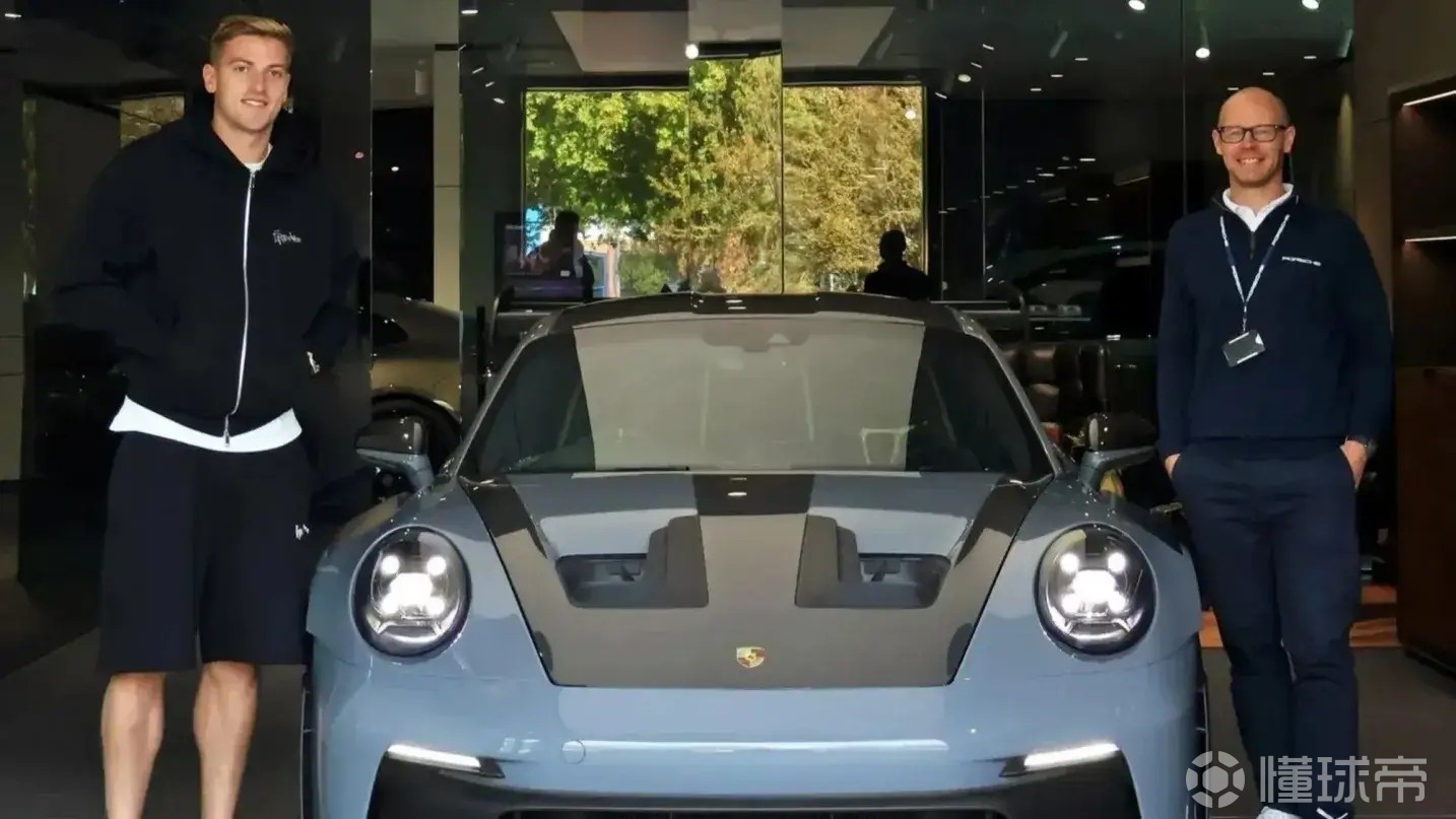 太阳报：德拉普花22万镑定制保时捷911，最高速度可达296km/h